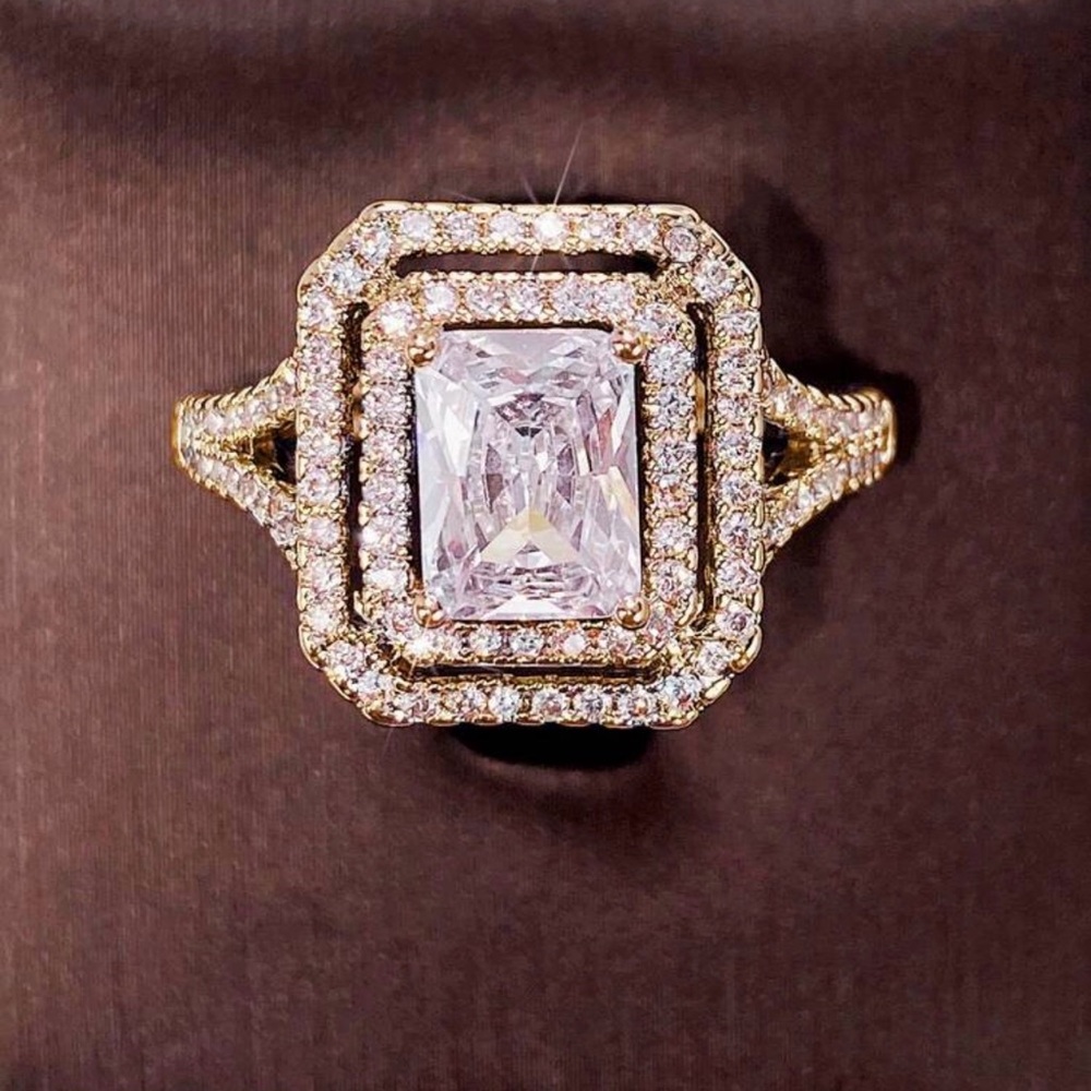 NWT Elegant Classic Square Cubic Zirconia wedding ring
